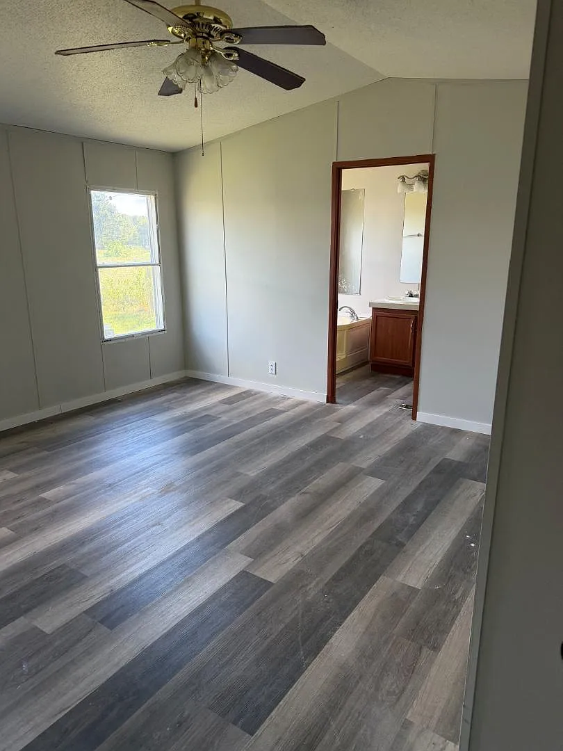 2485 Fm 350 S - Unit 4 — Photo 3