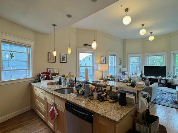 6 Giles Park, Somerville, MA