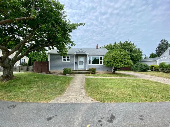 5 Daniel St, Newport, RI 02840