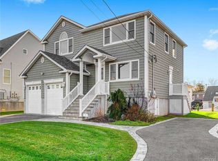 10A Delta Rd, Massapequa, NY 11758