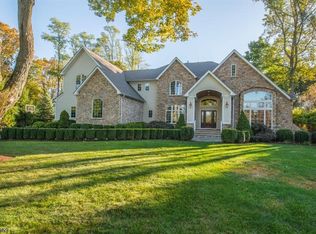 10 Crier Ct, Basking Ridge, NJ 07920