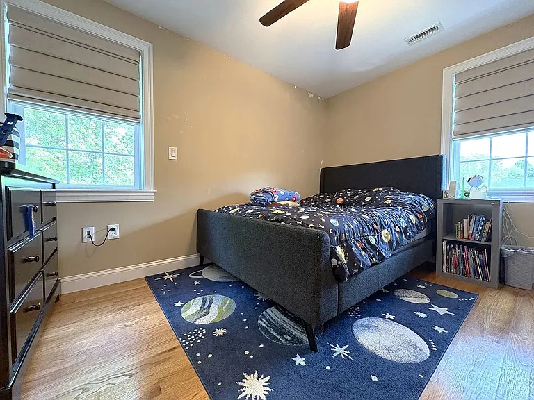 6 Dickson Ave — Photo 17