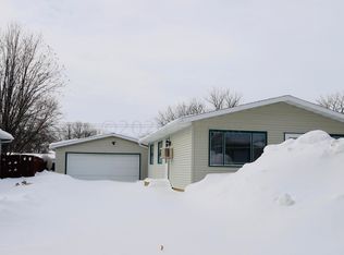 816 31st St N, Fargo, ND 58102