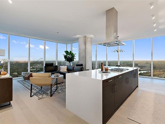 3rd image of 301 West Ave #5007