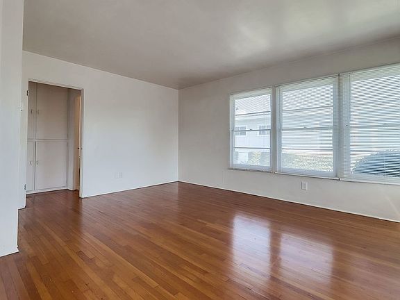 4th image of 4378 Louisiana St