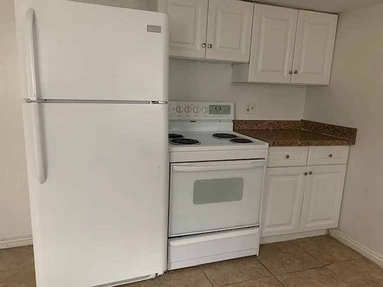 105 W 250 N 4 plex — Photo 3