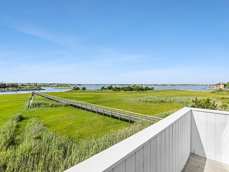 88 Dune Rd — Photo 18