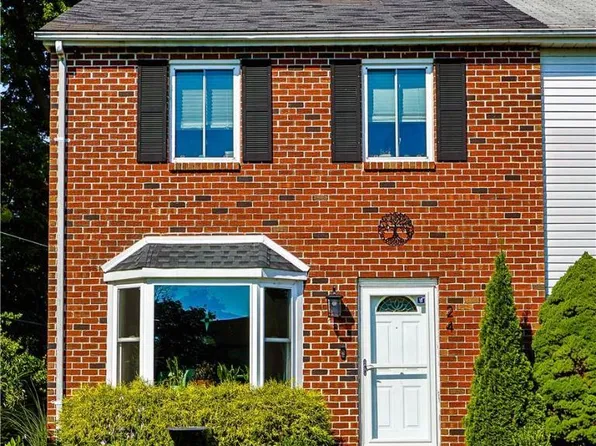 24 Eisenhower Cir, Whitehall, PA 18052