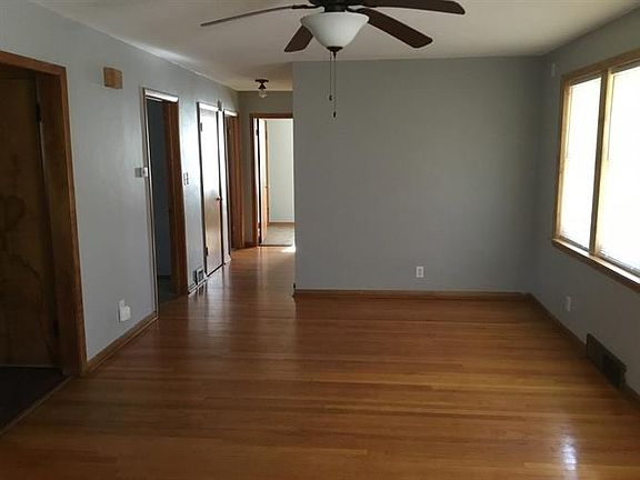3rd image of 402 W Navaho Ave