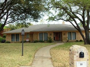 10 Windward Rd, Benbrook, TX 76132