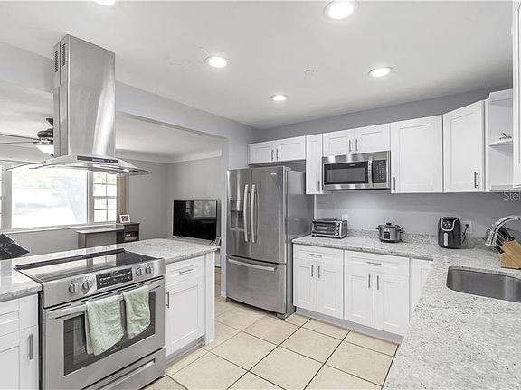 3rd image of 2530 49th St N