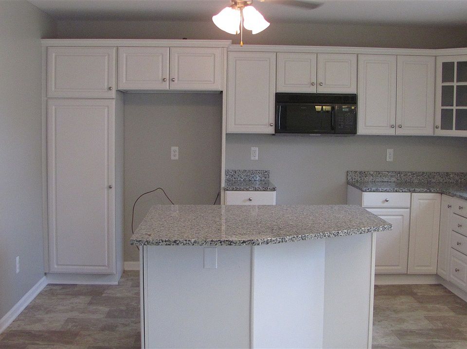 2nd image of 5125 Glen Cove Ln