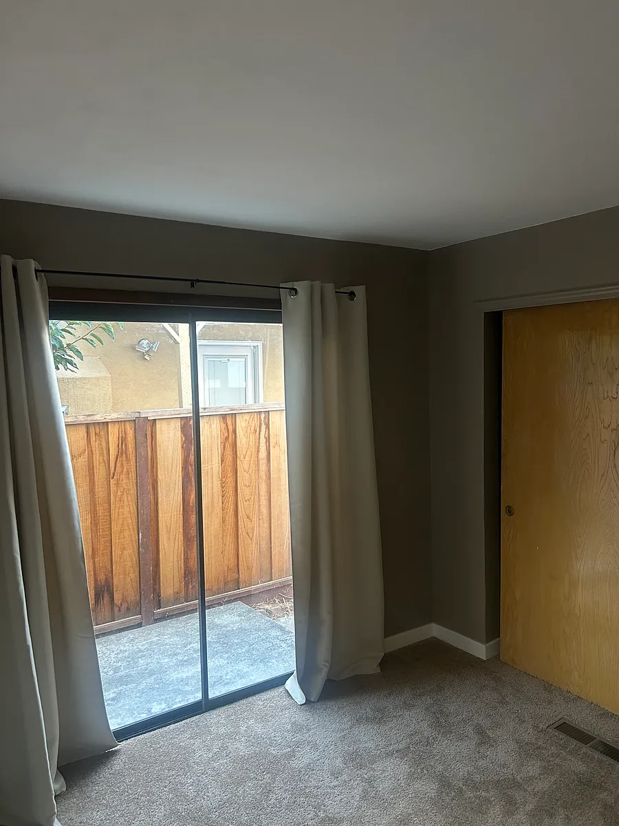 Building Photo - 389 Bluefield Dr