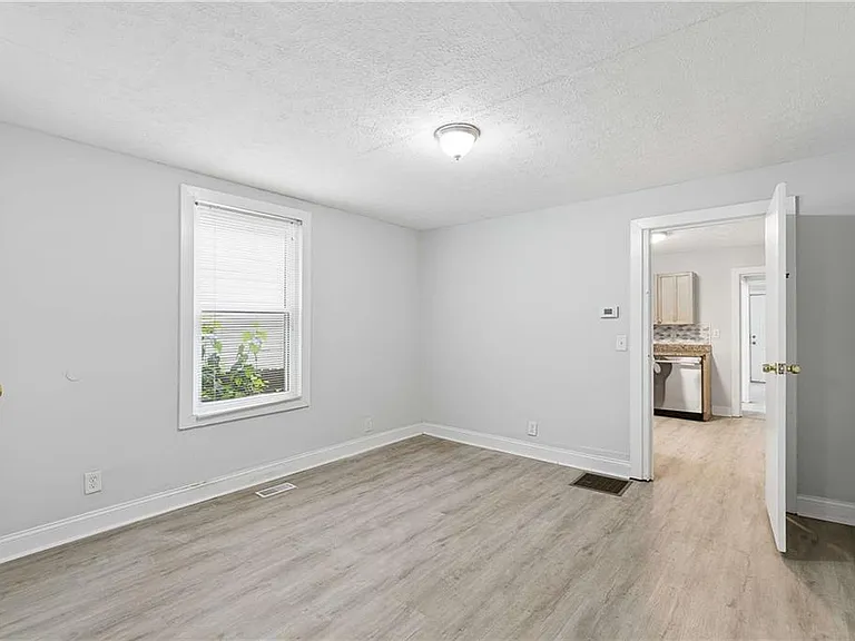 652 Bryan St SE #A — Photo 14