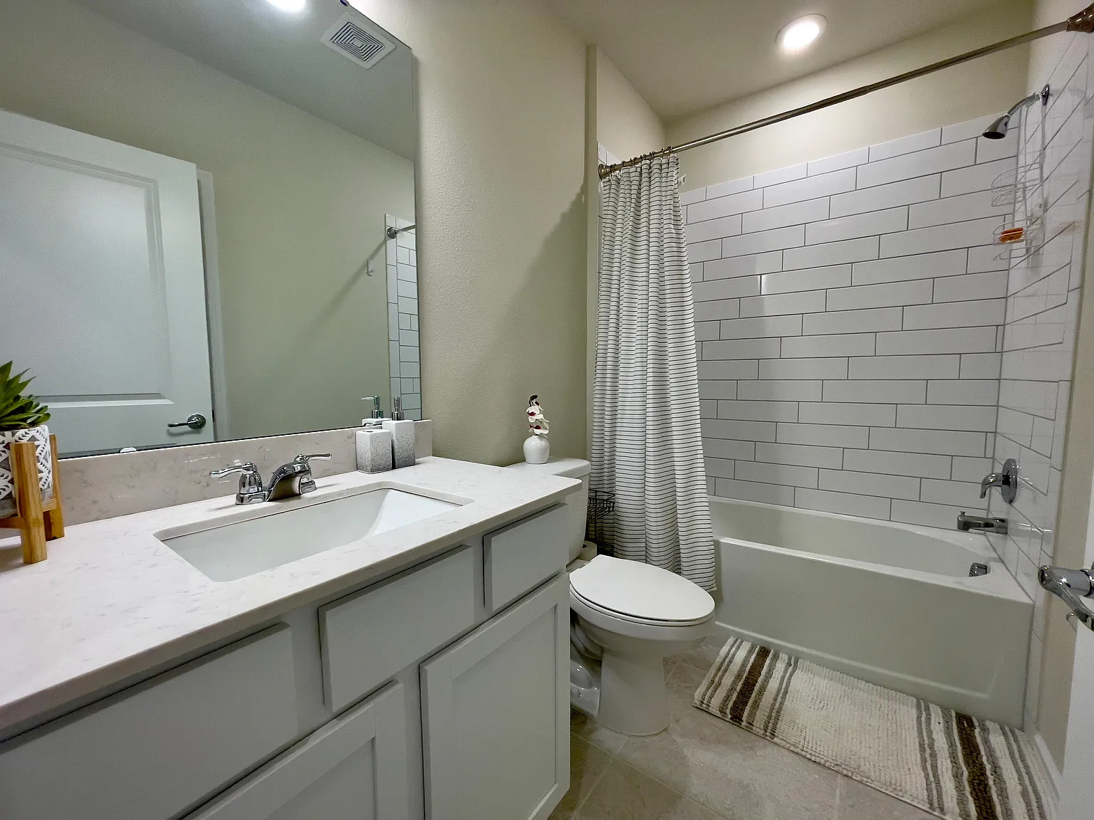 4 bed, 2217 sqft, $2,600 — Photo 4