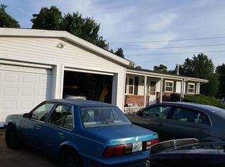 2934 Stratford Dr, Saint Charles, MO 63303