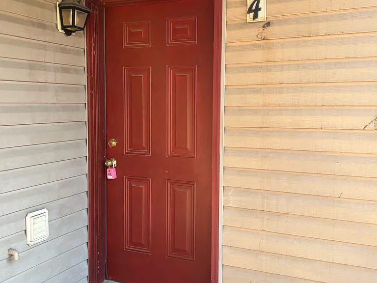 1122 Southwood Dr #4 — Photo 5