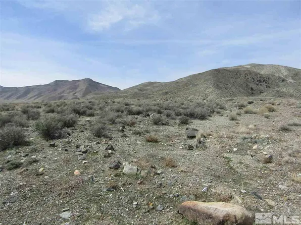 Sheltered Hills Dr, Yerington, NV 89447