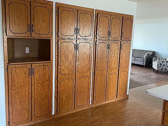 Kitchen cabinets