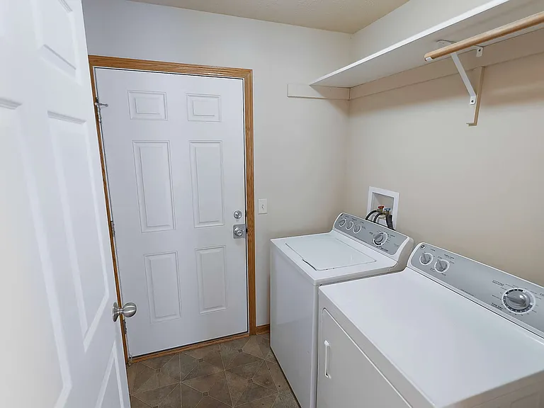 8815 Venice Ln — Photo 17