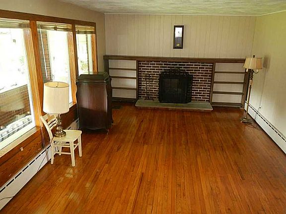 2nd image of 5109 Whispering Pines Ln