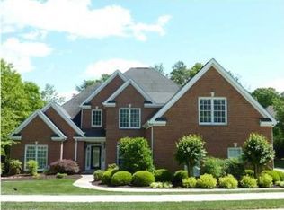 2039 Bay Pointe Dr, Hixson, TN 37343