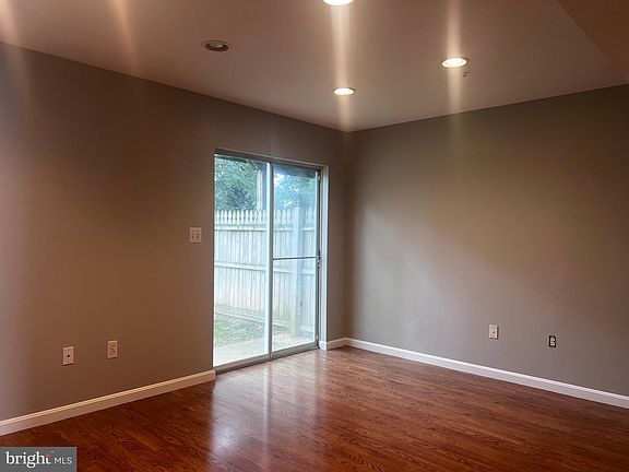 4th image of 20311 Kellys Ln