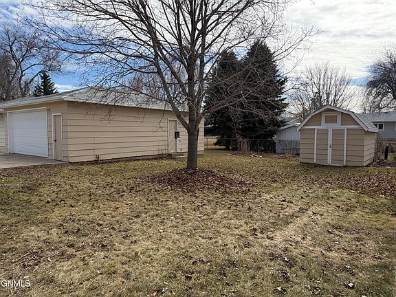 5th image of 719 Albany Dr