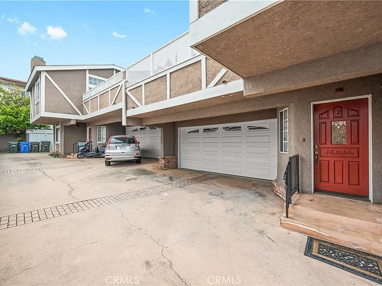 2110 Rockefeller Ln #2 — Photo 2