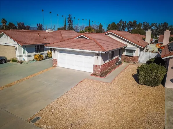 786 Zephyr Cir, Hemet, CA 92543
