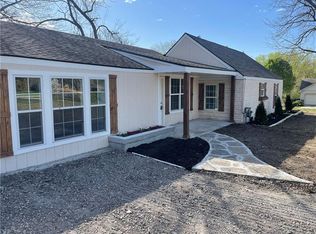 8149 Ditzler Ave, Raytown, MO 64138