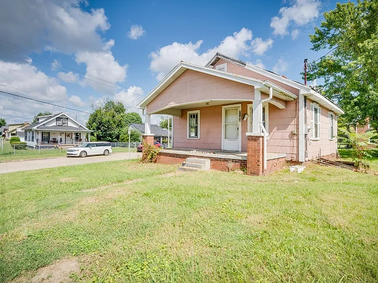 2100 Berry St — Photo 3