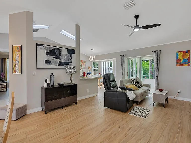 664 Vocelle Ave — Photo 11