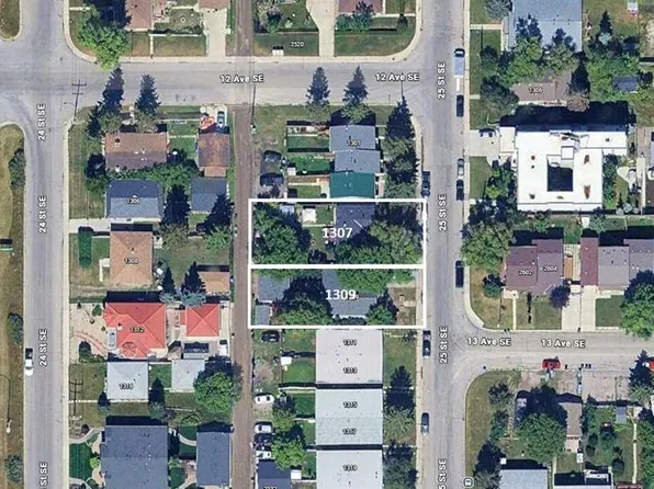 1307 W 25th St SE, Calgary, AB T2A 0X3