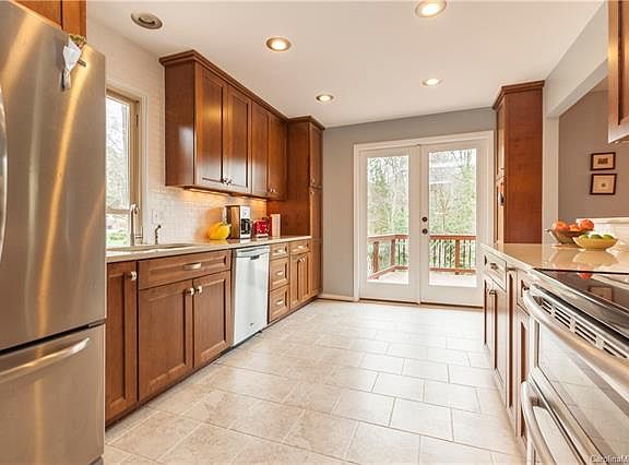 5th image of 3718 School House Ln