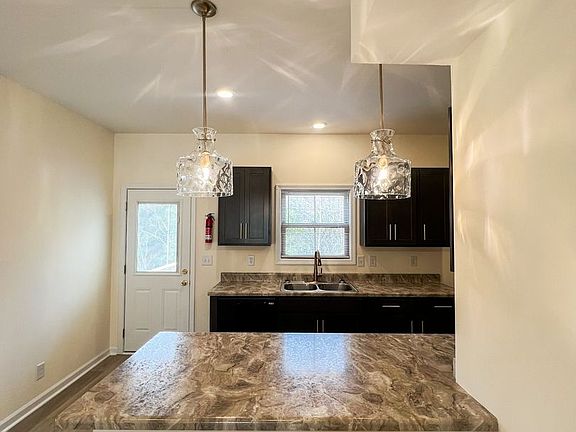 5th image of 301 Ranger Ln #A