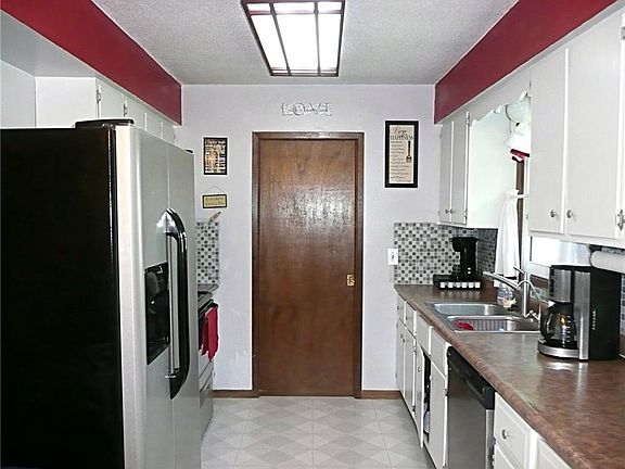 5th image of 1410 W Larson St