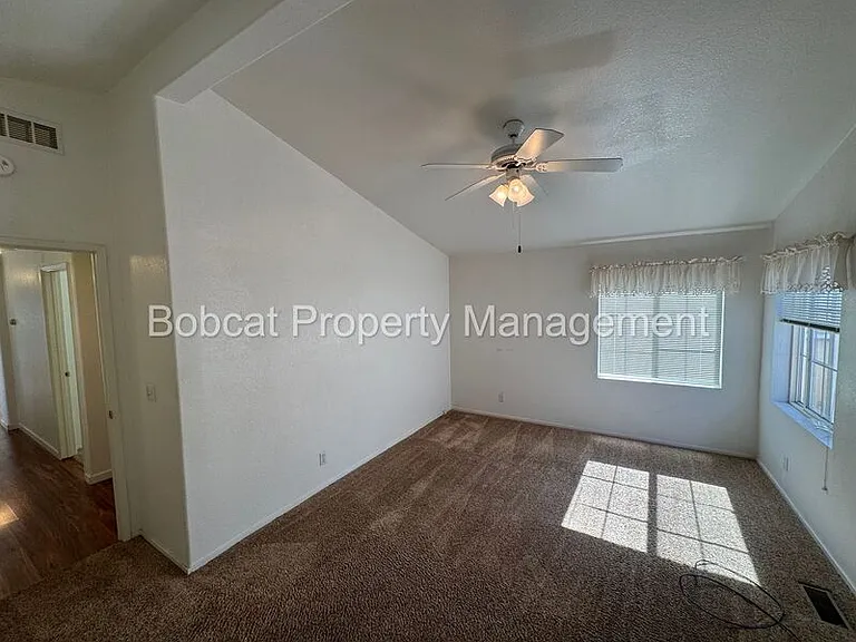 1129 Gambrel Dr — Photo 20