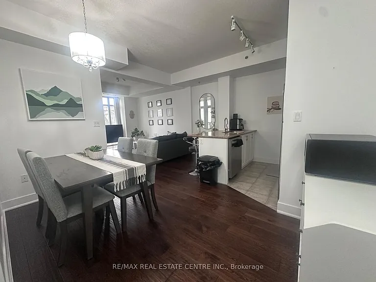 90 Charlton Ave W #303 — Photo 5