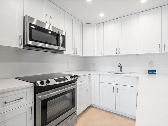 2nd image of 3057 Newport #3057