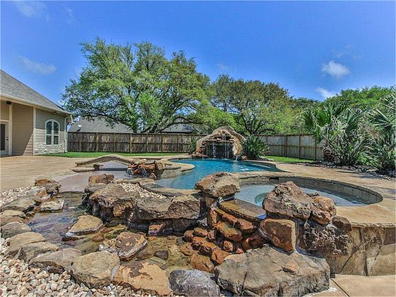 2nd image of 15511 Bayou Oaks Dr