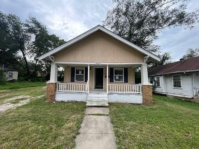 1st image of 3207 E 62nd St
