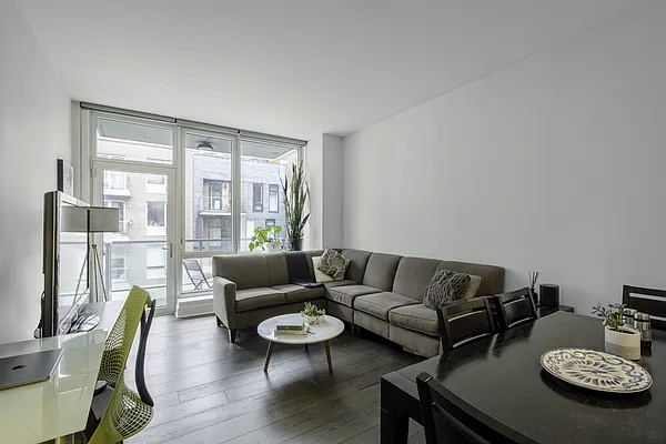 Rented by SERHANT. | media 3