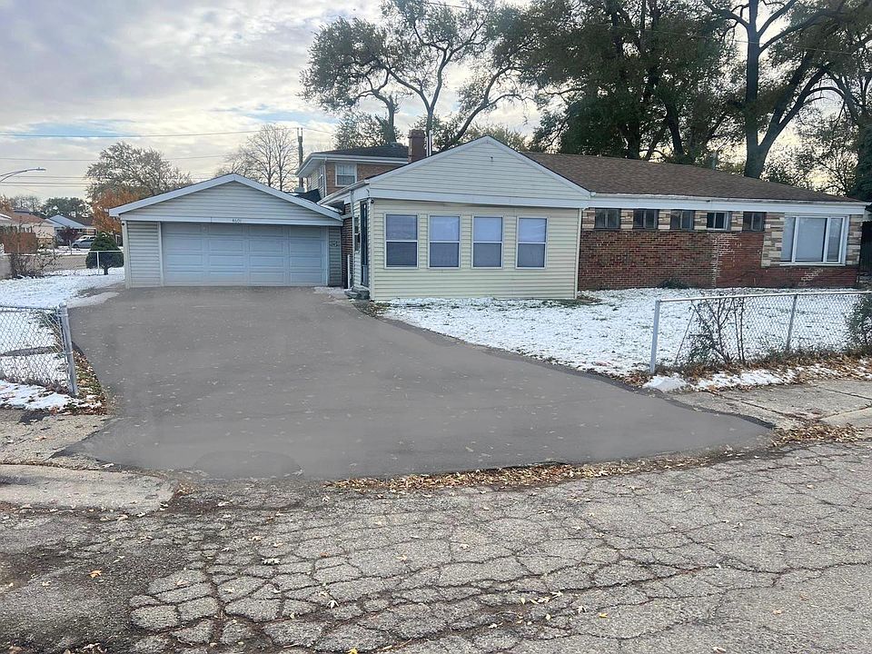 1st image of 4601 W 82nd St