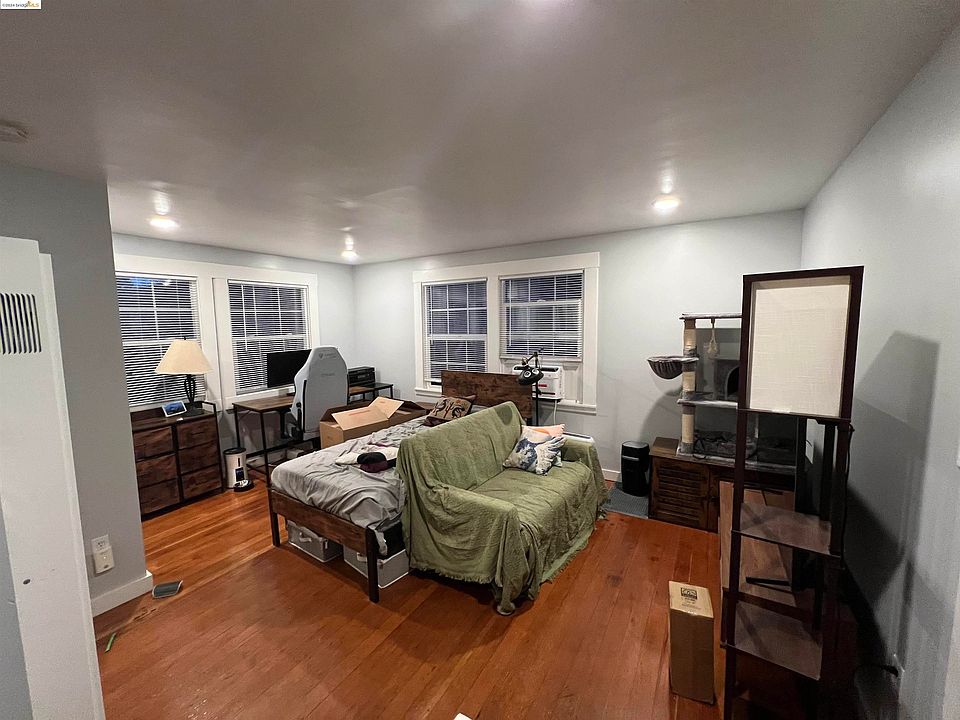 2nd image of 5717 Keith Ave #1/2