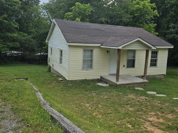 502 Draper St, Paris, TN 38242