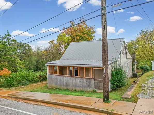 913 Boyd St, De Soto, MO 63020