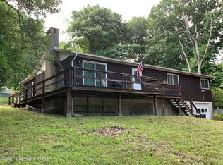 2106 Lakeview Rd, Bushkill, PA 18324