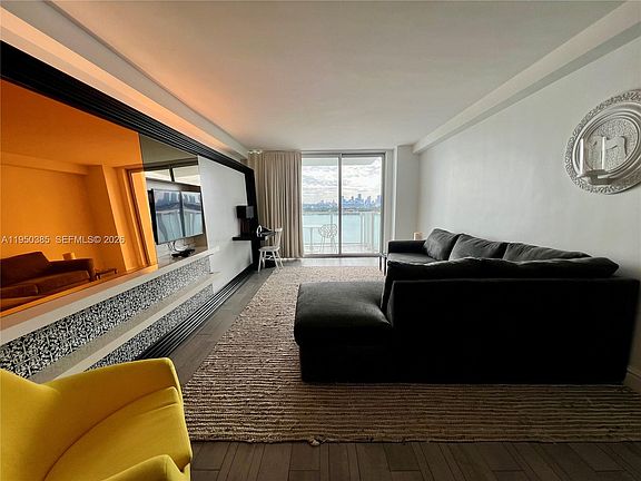 3rd image of 1100 West Ave #910