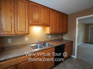 1917 College Heights Rd APT A, Manhattan, KS 66502